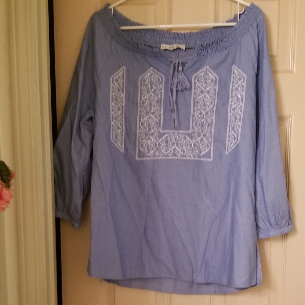 VINTAGE BLOUSE WITH WHITE EMBROIDERED DETAIL